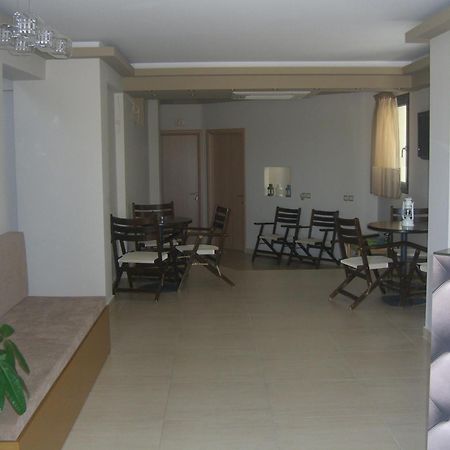 Niriides Studios And Apartments Paralia Katerinis Bagian luar foto