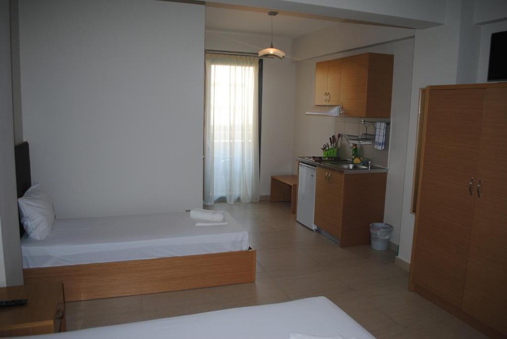 Niriides Studios And Apartments Paralia Katerinis Bagian luar foto